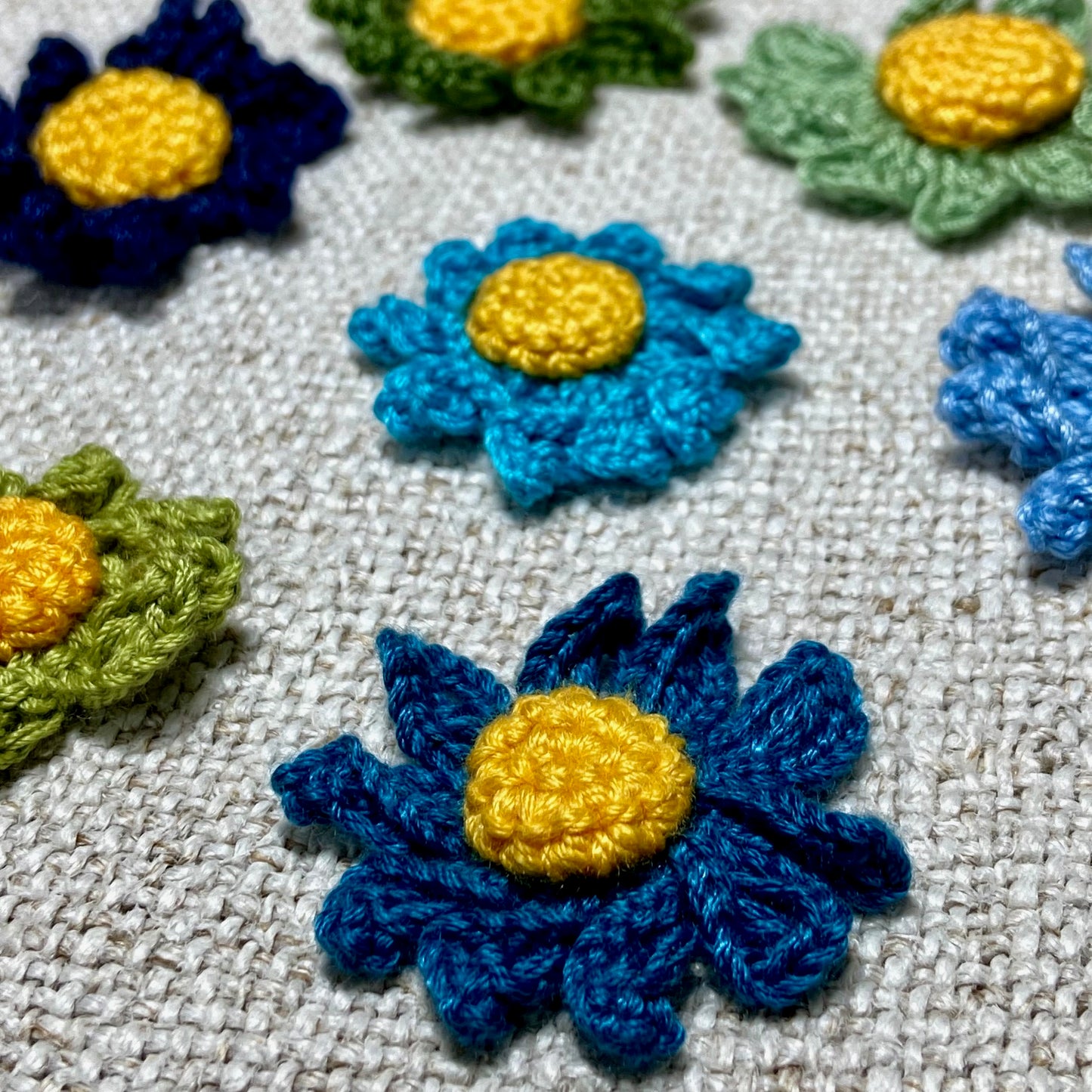 Crochet Flowers Medium - Cool Colours