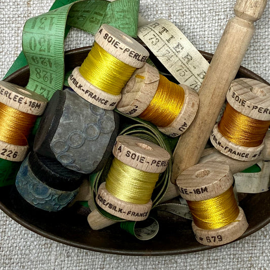 Au Ver A Soie Yellow Silk Spool Set