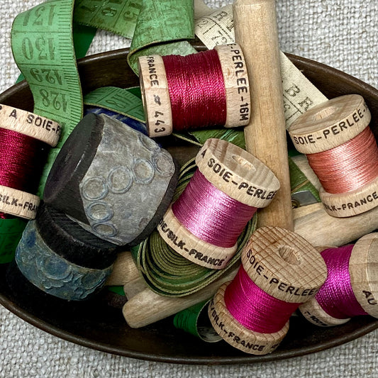 Au Ver A Soie Rose Silk Spool Set