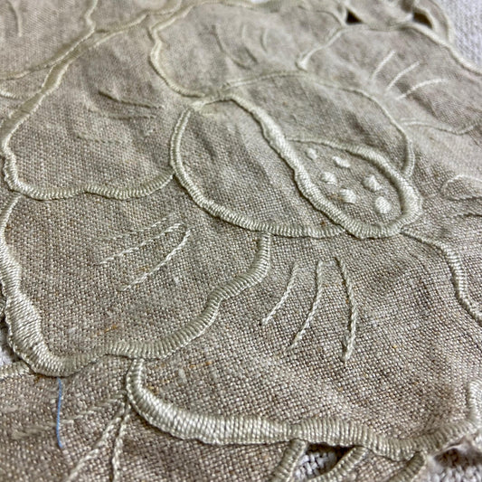 Linen Doily - Item 23518