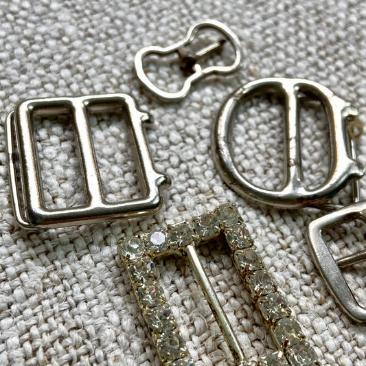 Small Metal Buckles - Item 23530